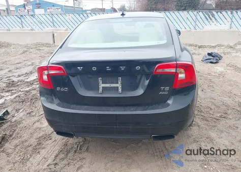 2015 Volvo S60 Premier z USA, uszkodzony, nr VIN YV1612TK0F2352874